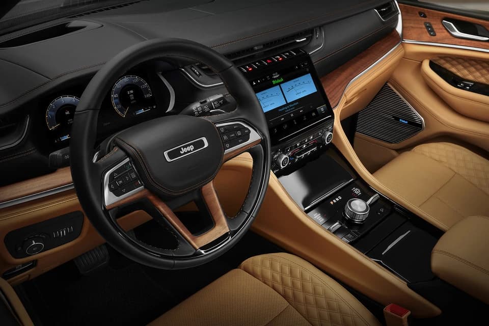 Grand Cherokee L – vue extérieure dynamique